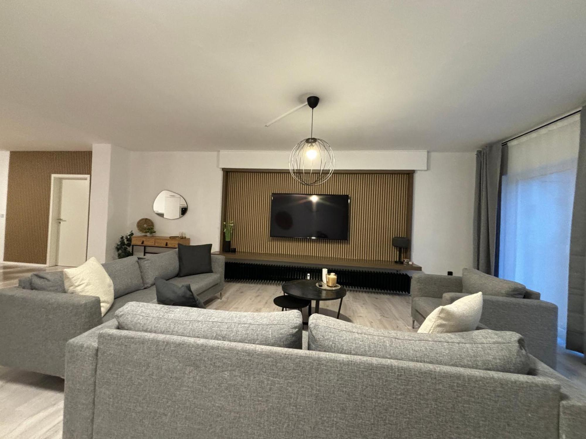 140Qm - 4 Zimmer- Parkplatz - Autobahn - Blauer See - Mallibase Apartments Garbsen Exterior photo