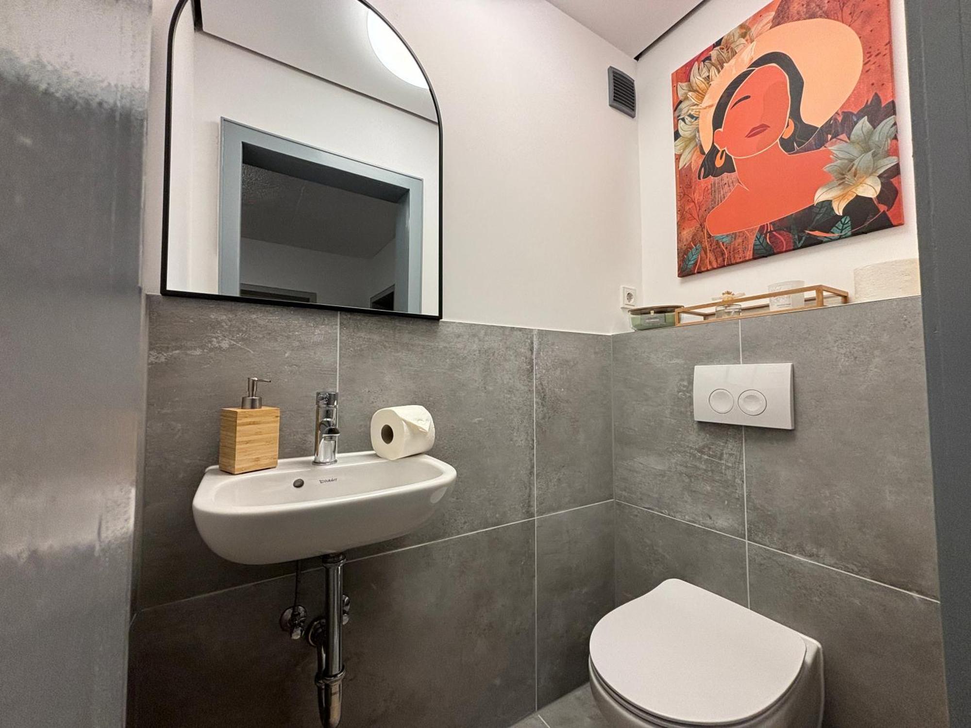 140Qm - 4 Zimmer- Parkplatz - Autobahn - Blauer See - Mallibase Apartments Garbsen Exterior photo